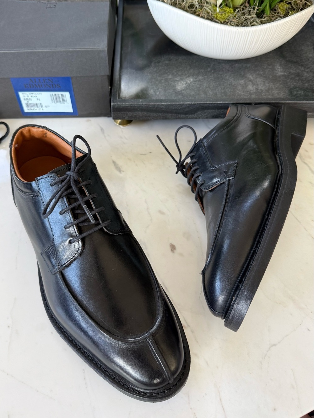 New Allen Edmonds Denali Men’s Leather Derby - Picture 9 of 16